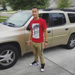 Meet your Posher, Luis